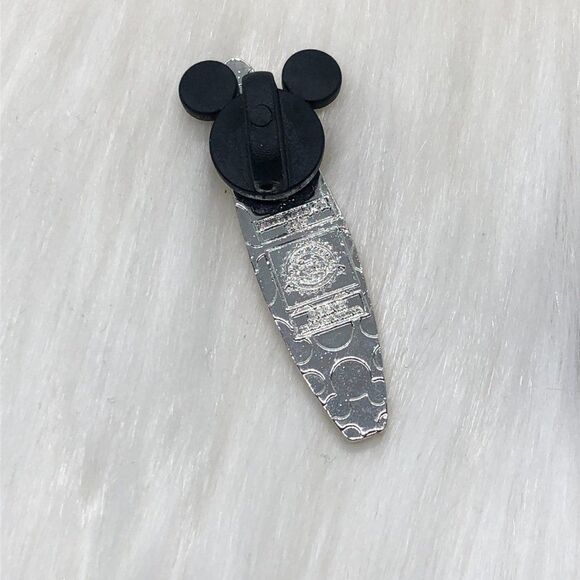 🔮 5/$25 Disney Chip 'n' Dale Surfboard Pin - Picture 3 of 3